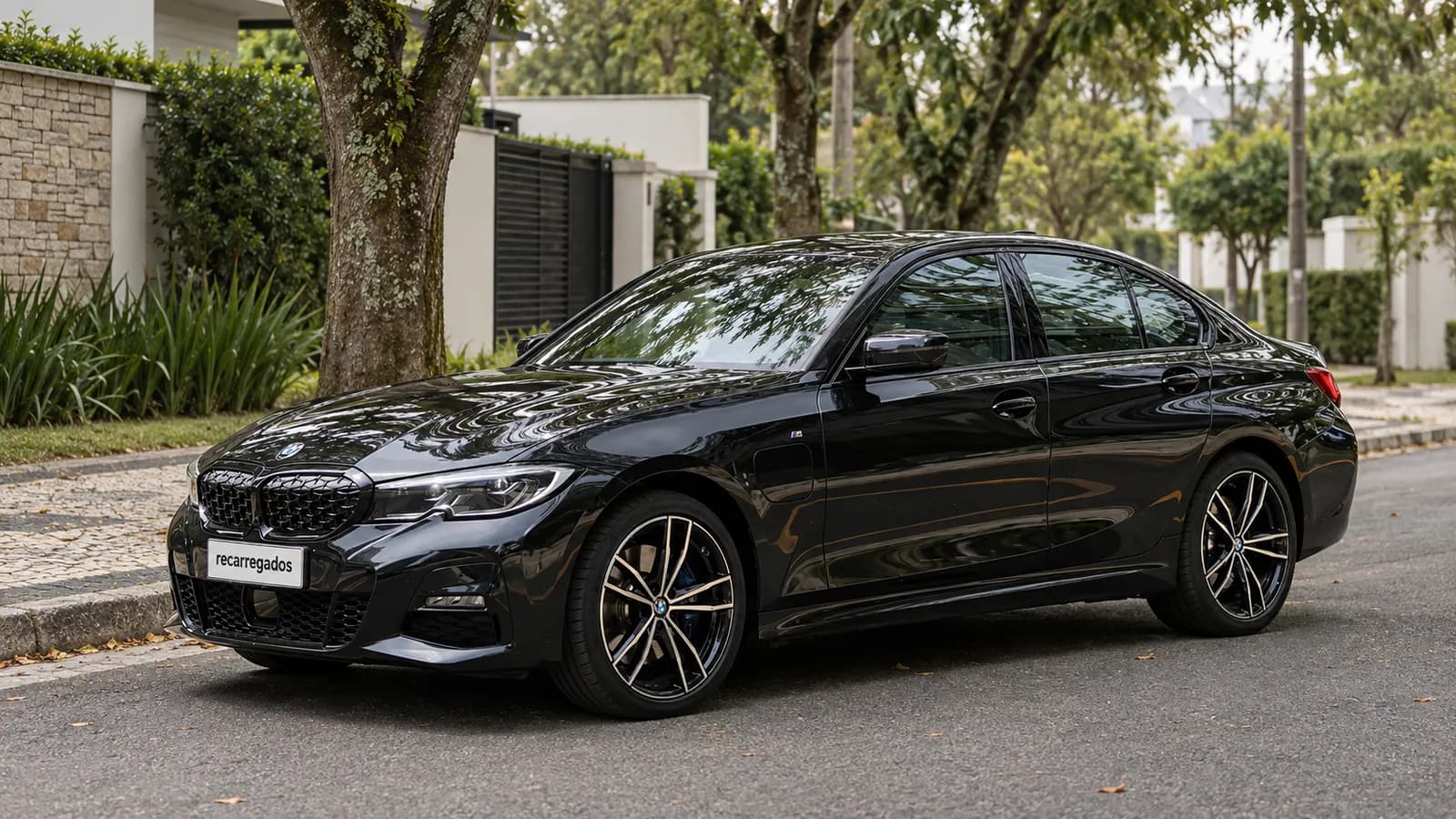 BMW 330e Usado no Brasil: Review, Preço, Autonomia e Vale a Pena?