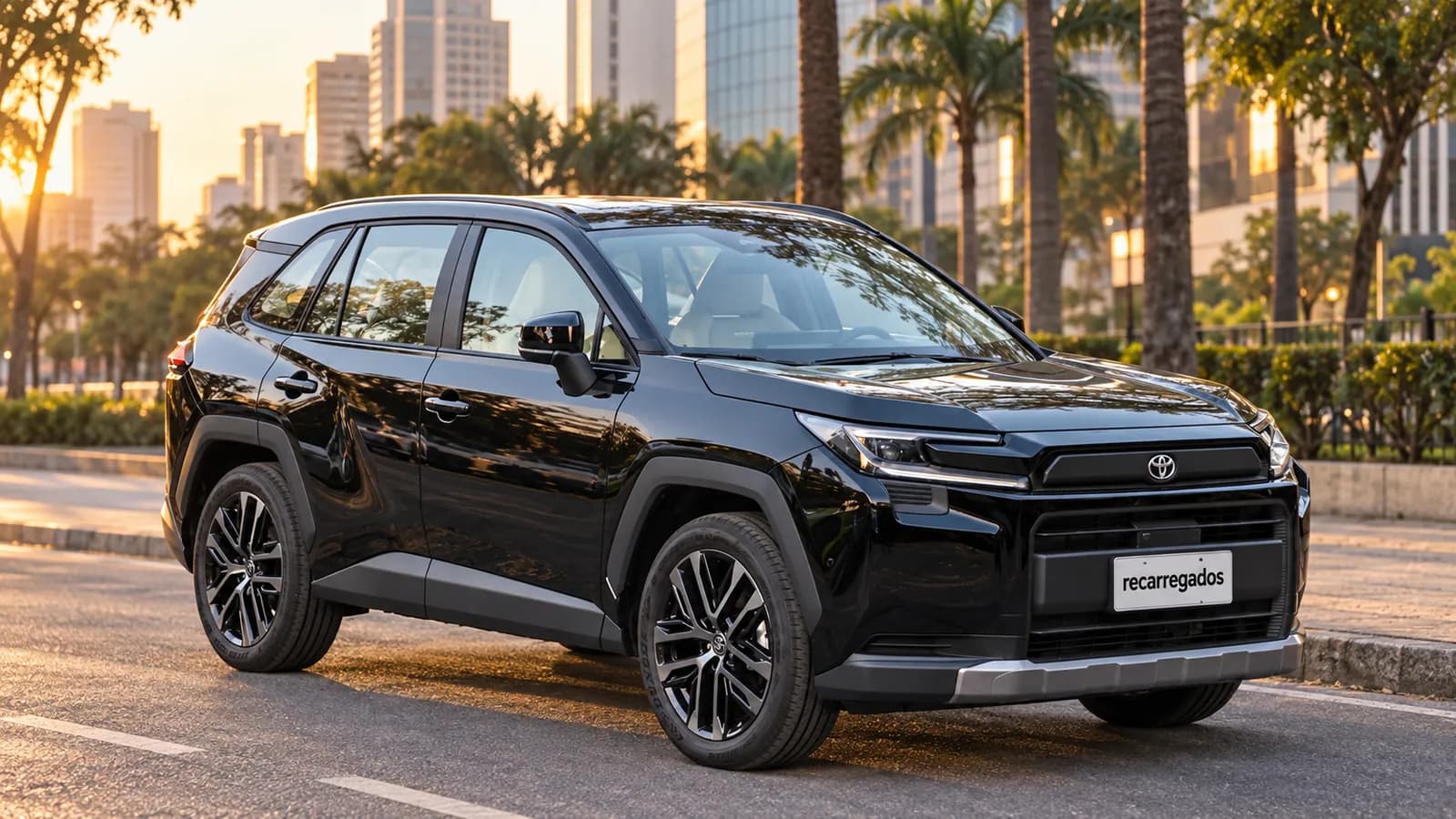 Toyota RAV4 Hybrid preto em avenida arborizada de São Paulo ao entardecer, imagem gerada com IA a partir de foto real