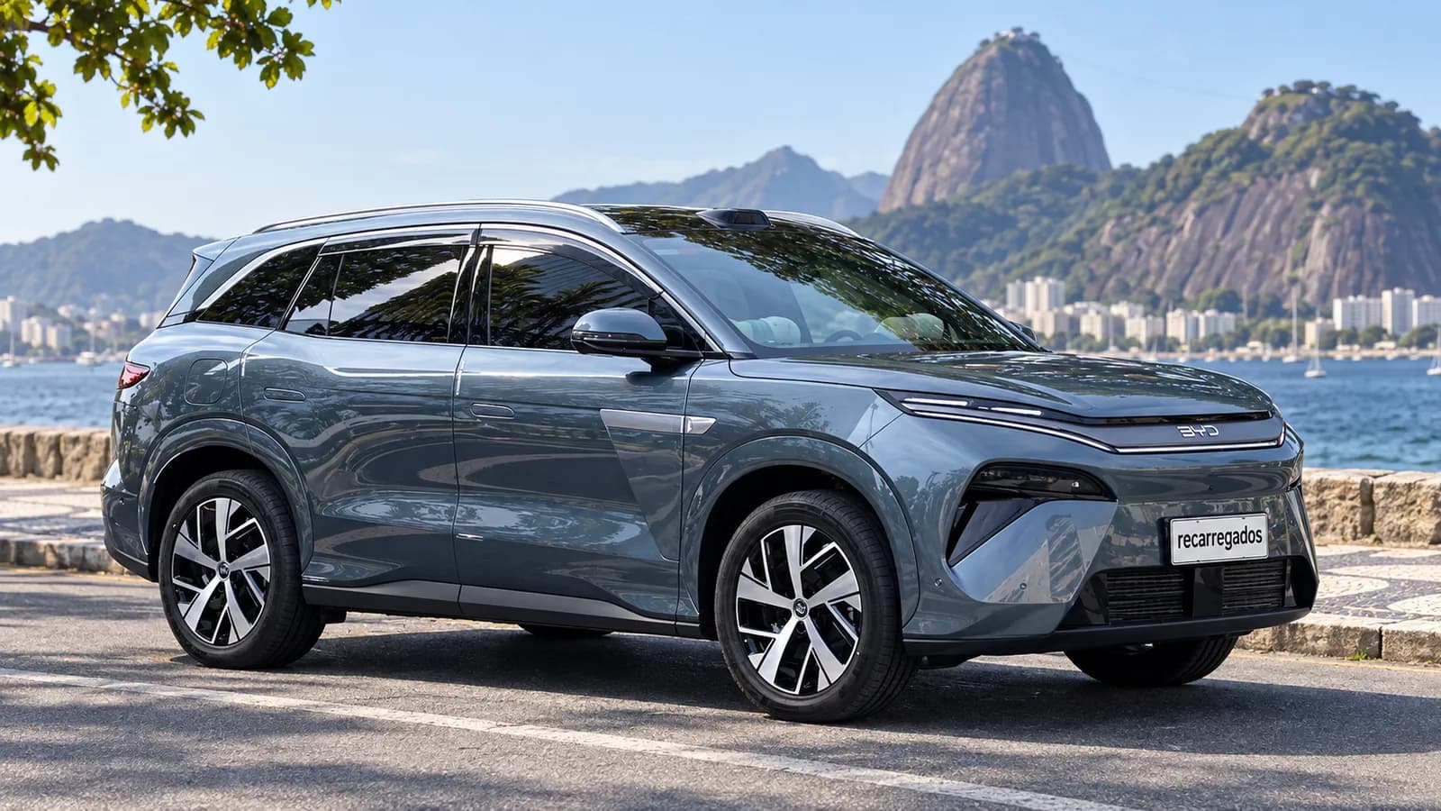 BYD Atto 8 no Brasil: review do SUV híbrido de 7 lugares, preço e autonomia