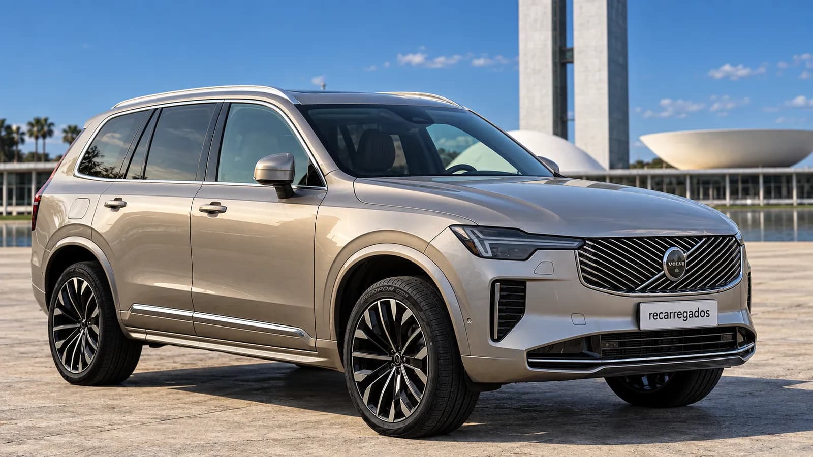 Volvo XC90 T8 híbrido plug-in: review, preço, consumo e vale a pena?