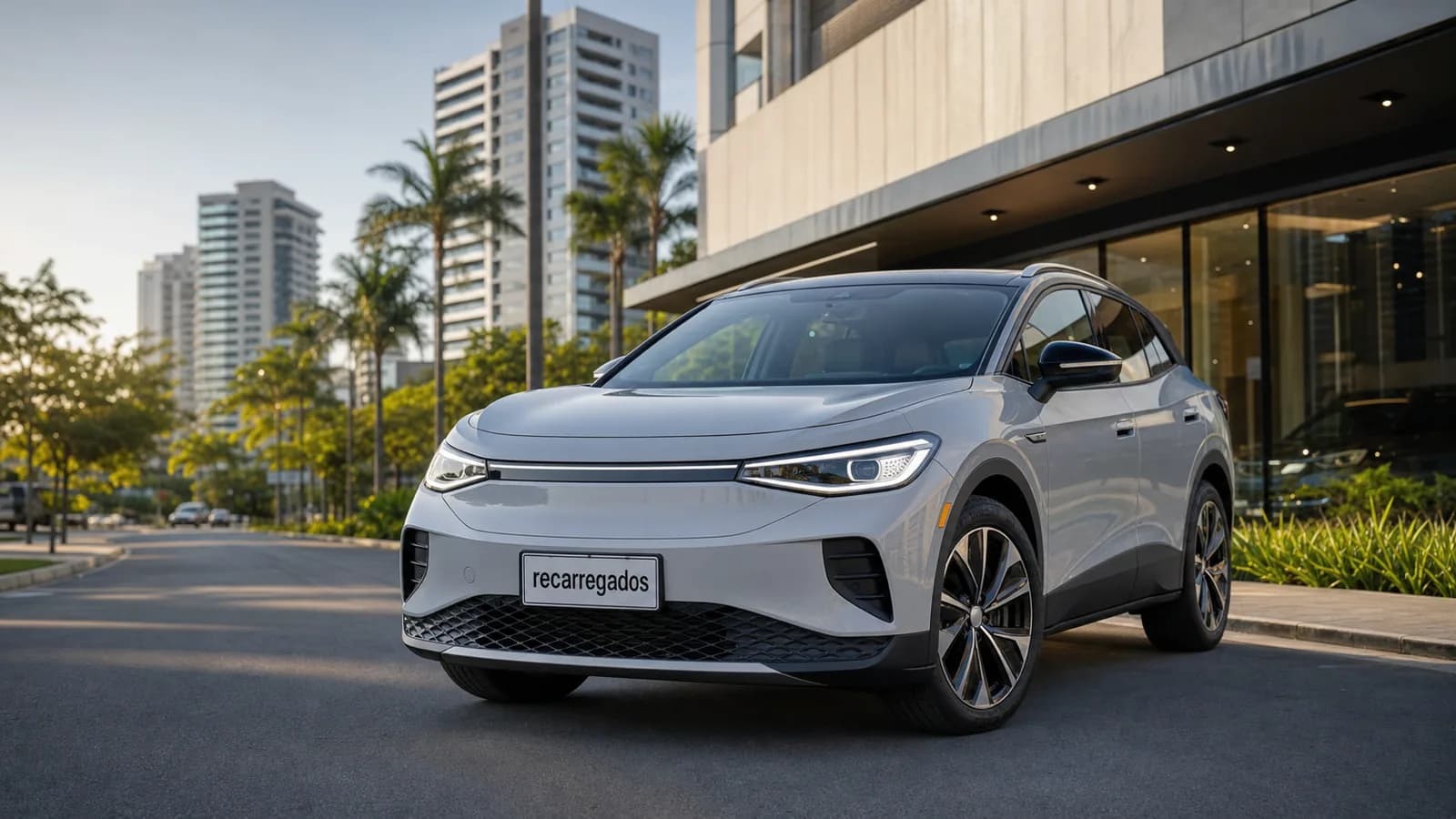 Volkswagen ID.4 no Brasil: review com autonomia, preço, usado, prós e contras SUV elétrico Volkswagen ID.4 em avenida brasileira com placa recarregados em destaque